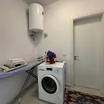 Adi's 아파트
