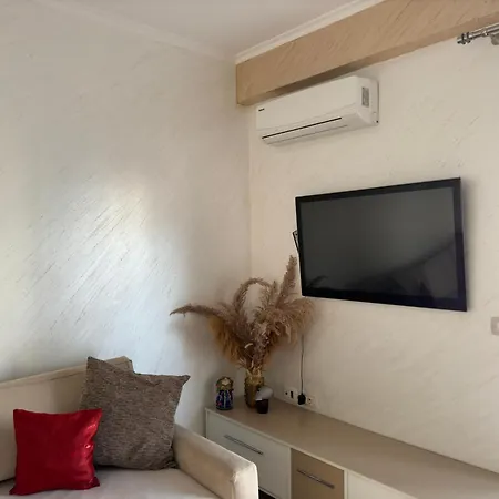 Apartament Adi's Wlora