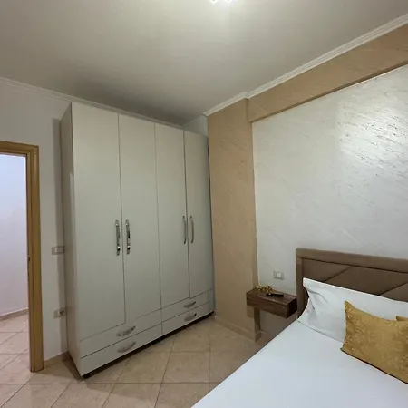 Apartament Adi's Wlora