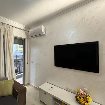 Apartament Adi's Wlora