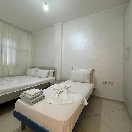 Apartment Adi's *