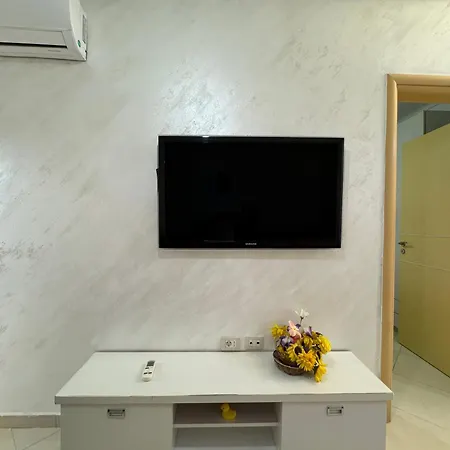 Apartment Adi's *
