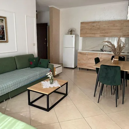 Apartment Adi's *